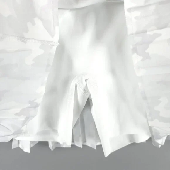 NWT Spanx Women’s Get Moving Pleated Skort Skirt Shorts White Camo‎ 50273R SMALL - Picture 10 of 14